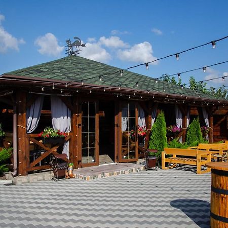 Relax Complex Hotel Boryspilʼ Exterior foto