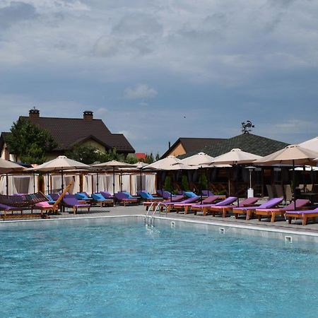 Relax Complex Hotel Boryspilʼ Exterior foto