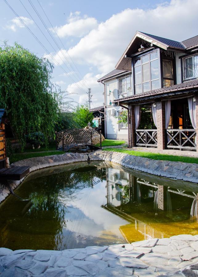 Relax Complex Hotel Boryspilʼ Exterior foto