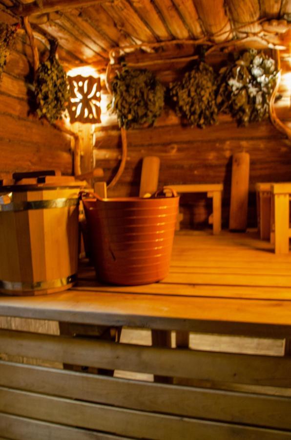 Relax Complex Hotel Boryspilʼ Exterior foto